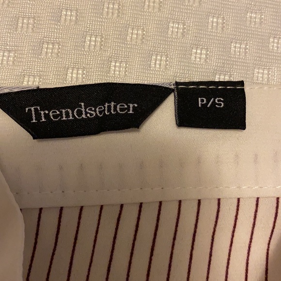 Chic blouse, small. Never worn. - Picture 2 of 6